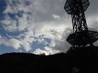 八丈島、三原山の登山口の無線中継所